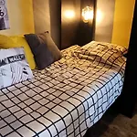 Dortoir de 4 lits de 13m2 chez l'habitant à la Porte d'Italie Ostello *