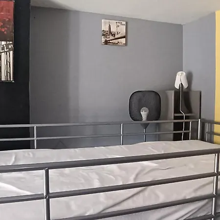 Hostel Dortoir Mixte De 5 Lits De 13M2 *