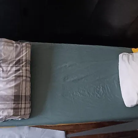 Bed In A Small By A Private Host In La Porte D'italie Hostel *
