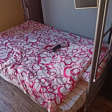 Bed In A Small By A Private Host In La Porte D'italie Le Kremlin-Bicêtre