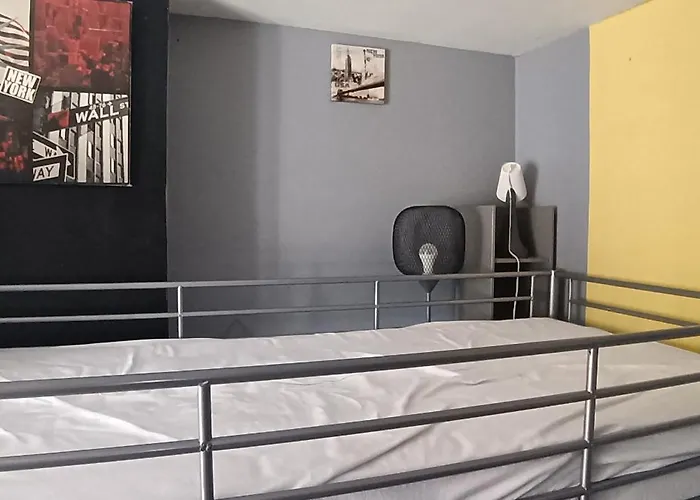 Hostel Dortoir Mixte De 5 Lits De 13M2 *