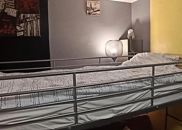 Dortoir Mixte De 5 Lits De 13M2 * Le Kremlin-Bicêtre