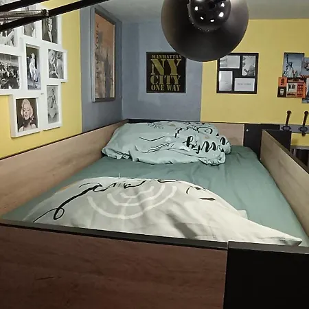 Dortoir Mixte De 5 Lits De 13M2 Hostel *