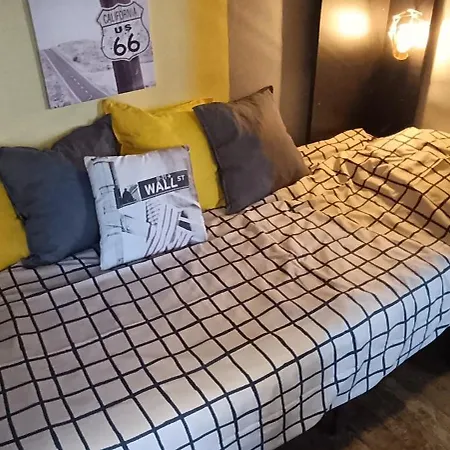 Dortoir Mixte De 5 Lits De 13M2 * Le Kremlin-Bicêtre